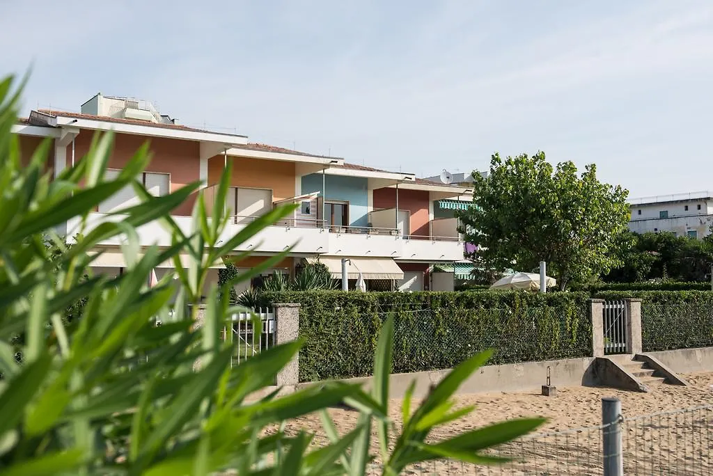 Jesolo Sea Front Garden Apartment 0*, Lido di Jesolo