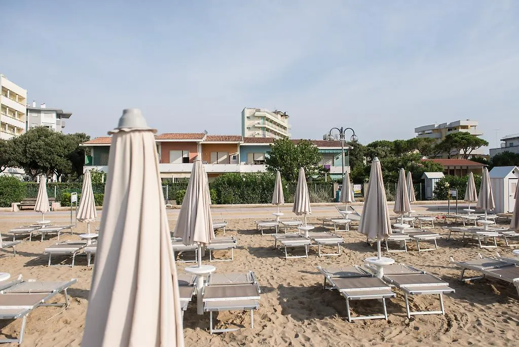 Jesolo Sea Front Garden Apartment Casa vacanze