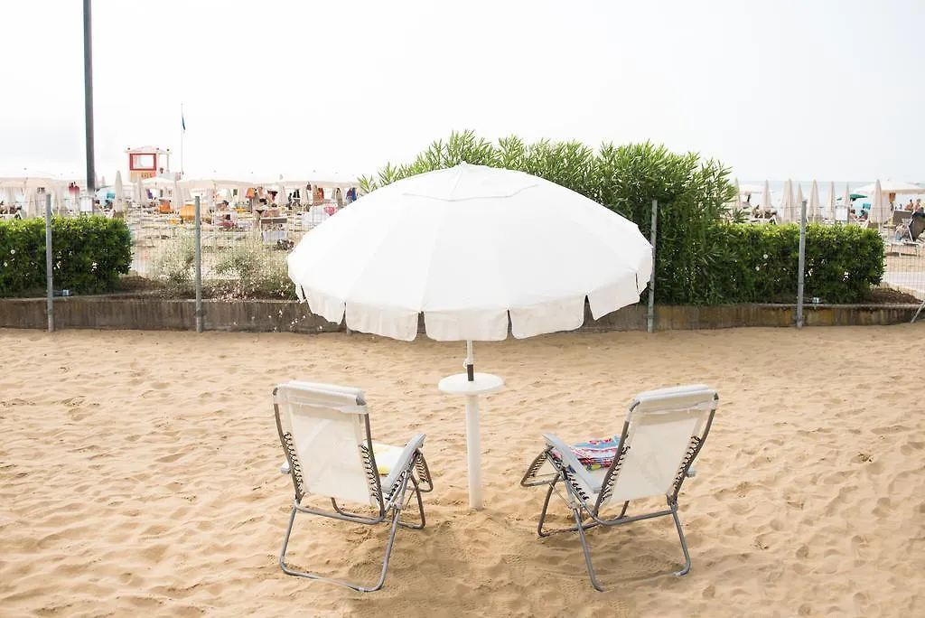 Jesolo Sea Front Garden Apartment 0*, Lido di Jesolo Italia