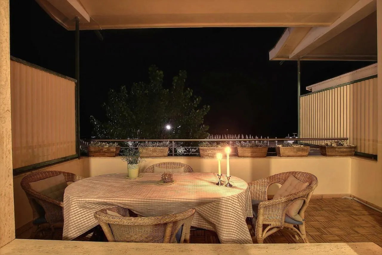 Jesolo Sea Front Garden Apartment Holiday home